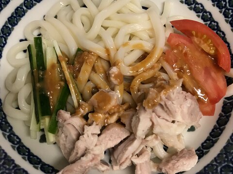 ごまだれのサラダうどん！